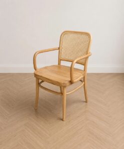 Ghế Thonet 811 có tay khung gỗ Ash uốn cong bentwood tựa đan mây
